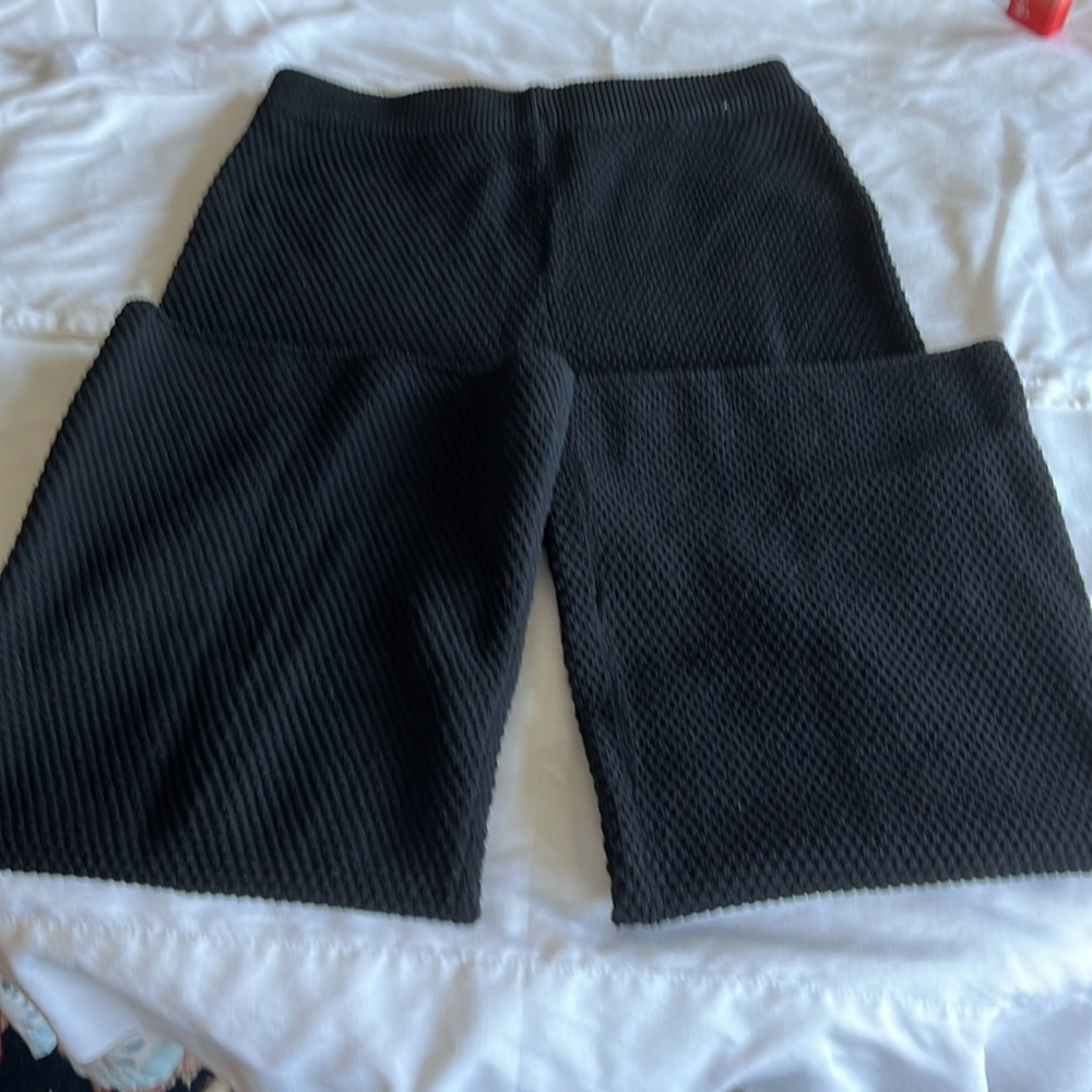 Current Tera Size S Black Knit Pants. Flare Style At Bottom - Picture 4 of 4